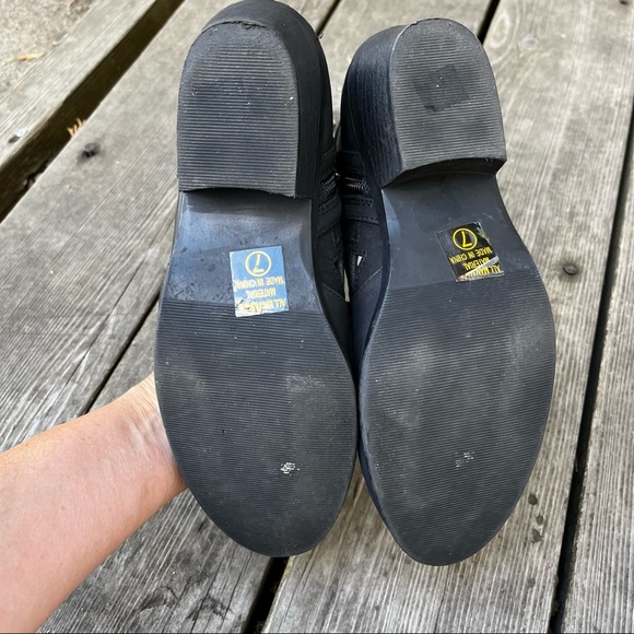 Soda Chance Black Perforated Cut Out Stacked Block Heel Ankle Booties Shoes Sz 7 - Picture 10 of 13